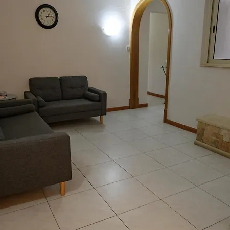 St Julians Balutta Bay Huge Flat! -2min From Seafront *