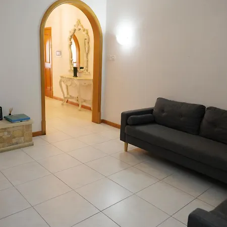 St Julians Balutta Bay Huge Flat! -2min From Seafront Apartament St. Julian's