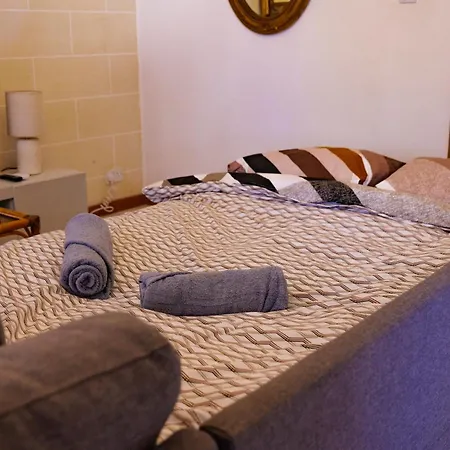 St Julians Balutta Bay Huge Flat! -2min From Seafront * San Ġiljan