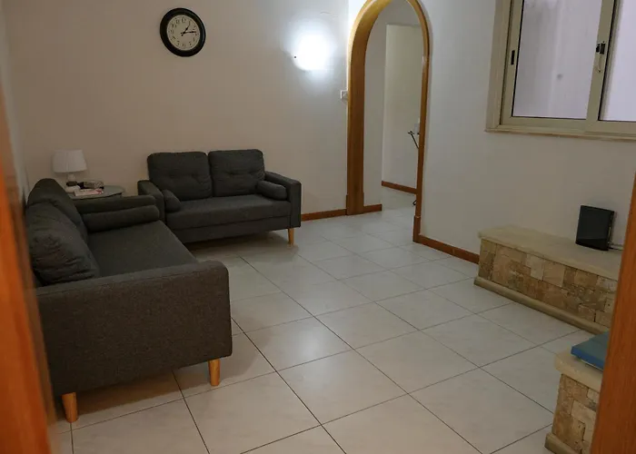 St Julians Balutta Bay Huge Flat! -2min From Seafront *