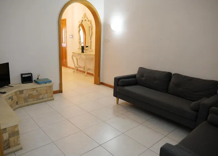 St Julians Balutta Bay Huge Flat! -2min From Seafront Appartement San Ġiljan