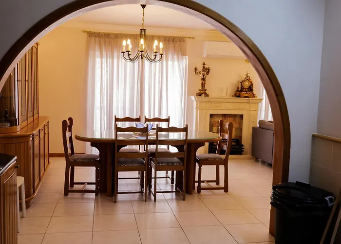 St Julians Balutta Bay Huge Flat! -2min From Seafront * San Ġiljan