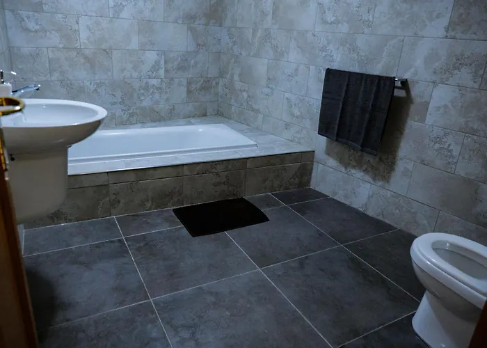 St Julians Balutta Bay Huge Flat! -2min From Seafront * San Ġiljan