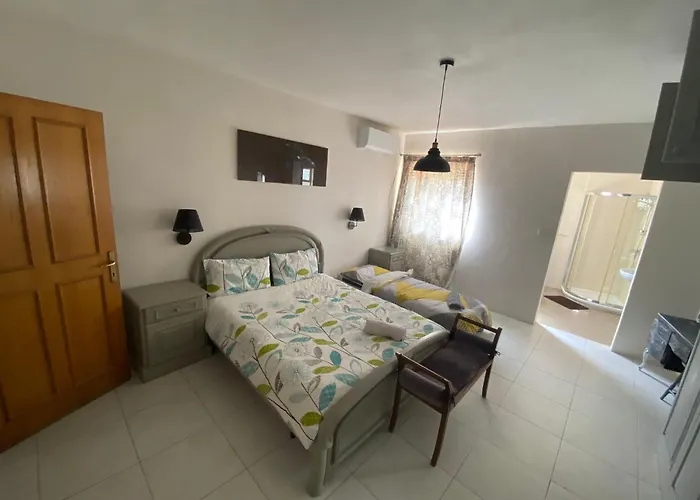 St Julians Balutta Bay Huge Flat! -2min From Seafront * San Ġiljan