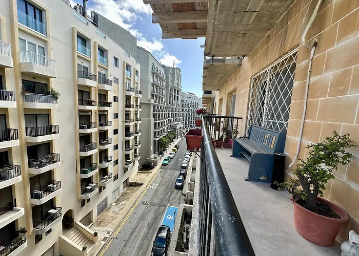 St Julians Balutta Bay Huge Flat! -2min From Seafront Appartement *